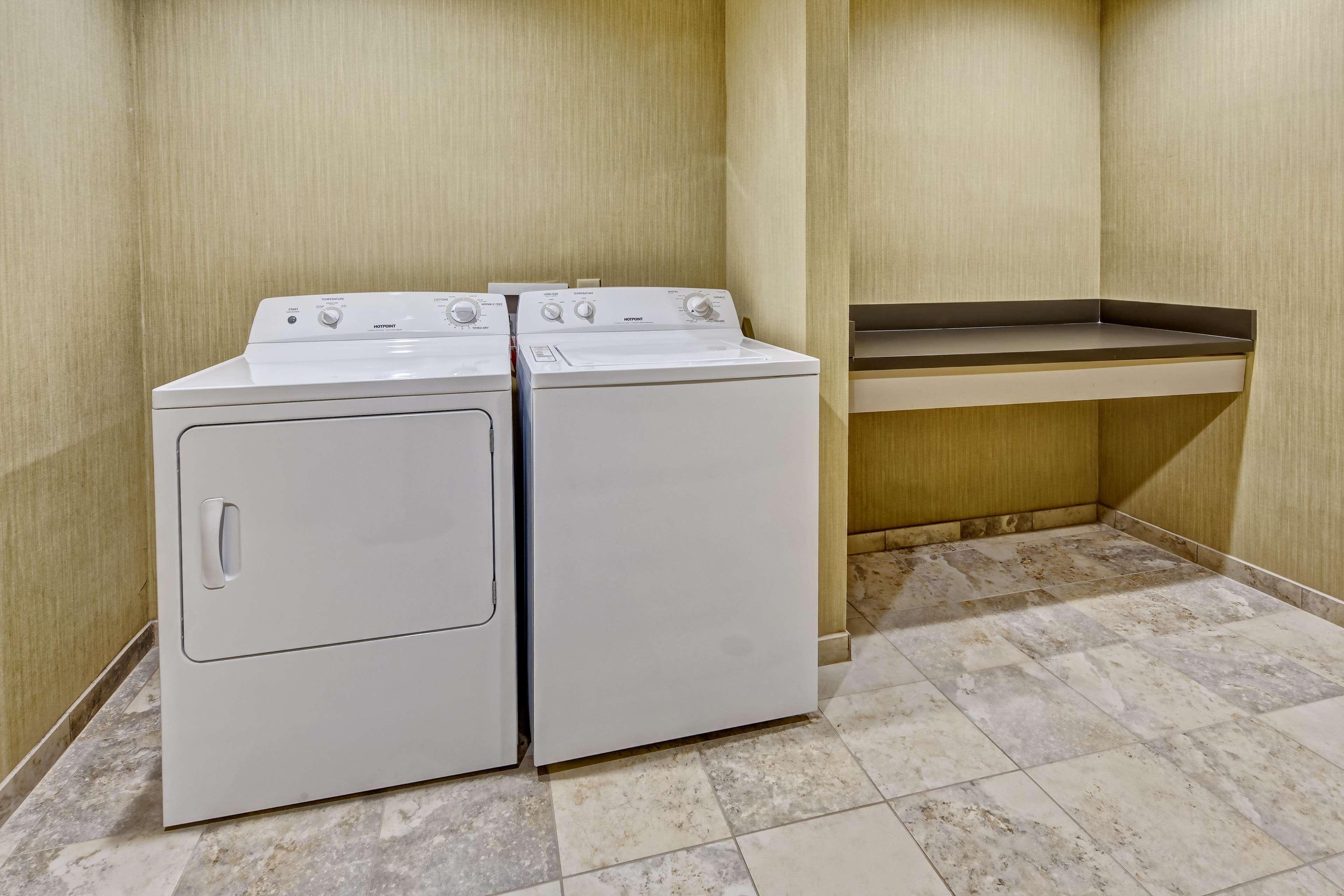 Hampton Inn Indianola ภายนอก รูปภาพ