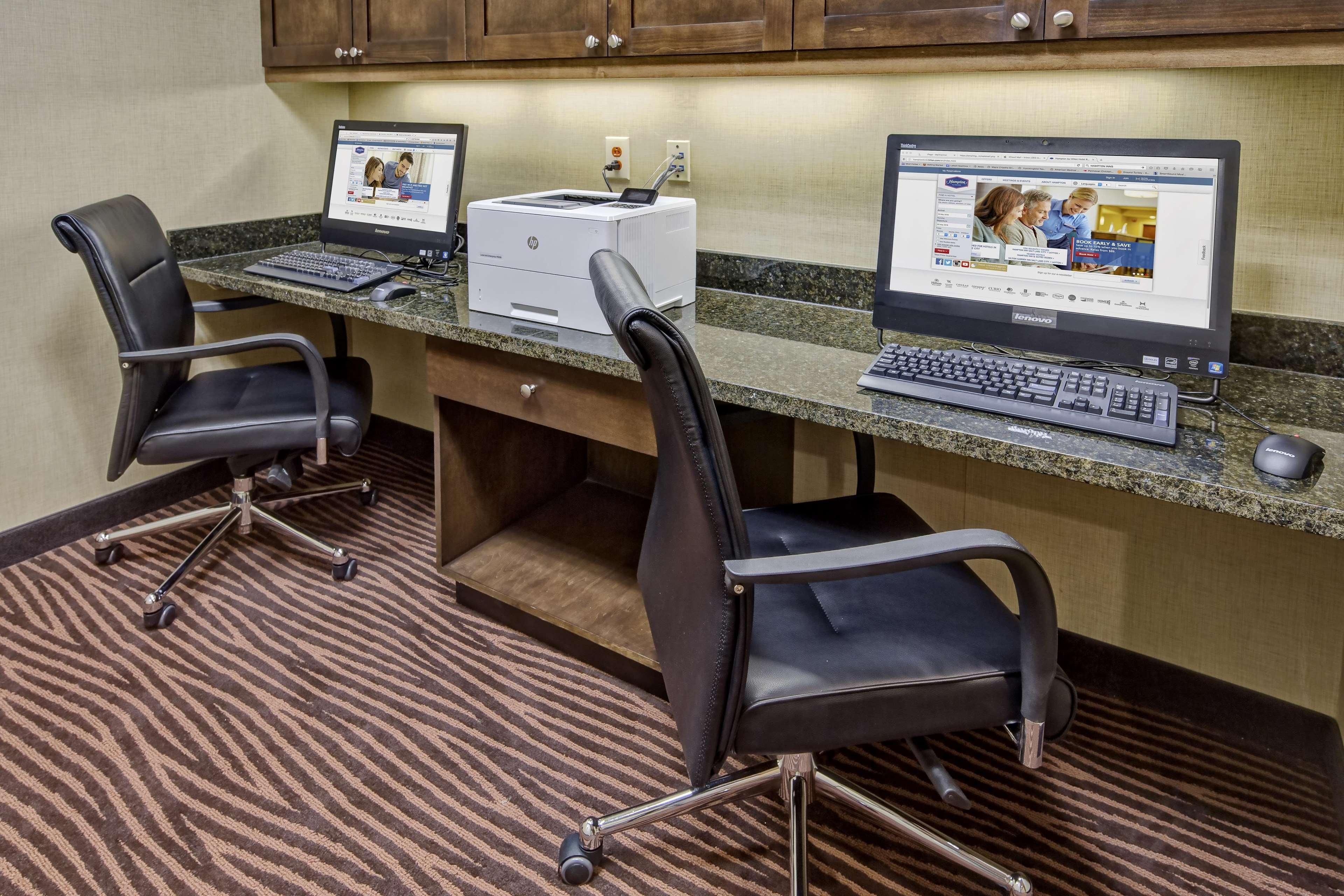 Hampton Inn Indianola ภายนอก รูปภาพ