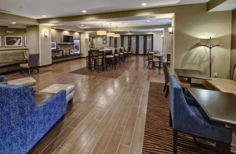 Hampton Inn Indianola ภายนอก รูปภาพ